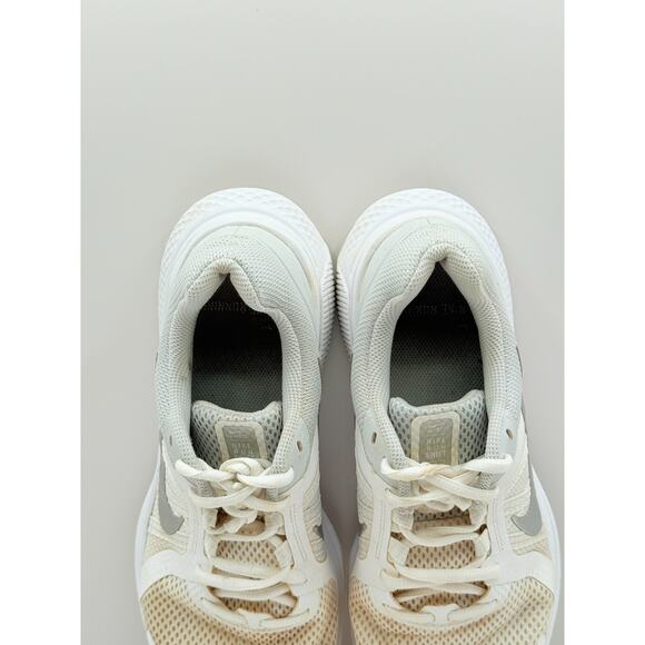 Size 10 Nike Run Swift 2 Womens White Metallic Athletic Running Shoes CU3528-105 - Picture 5 of 8